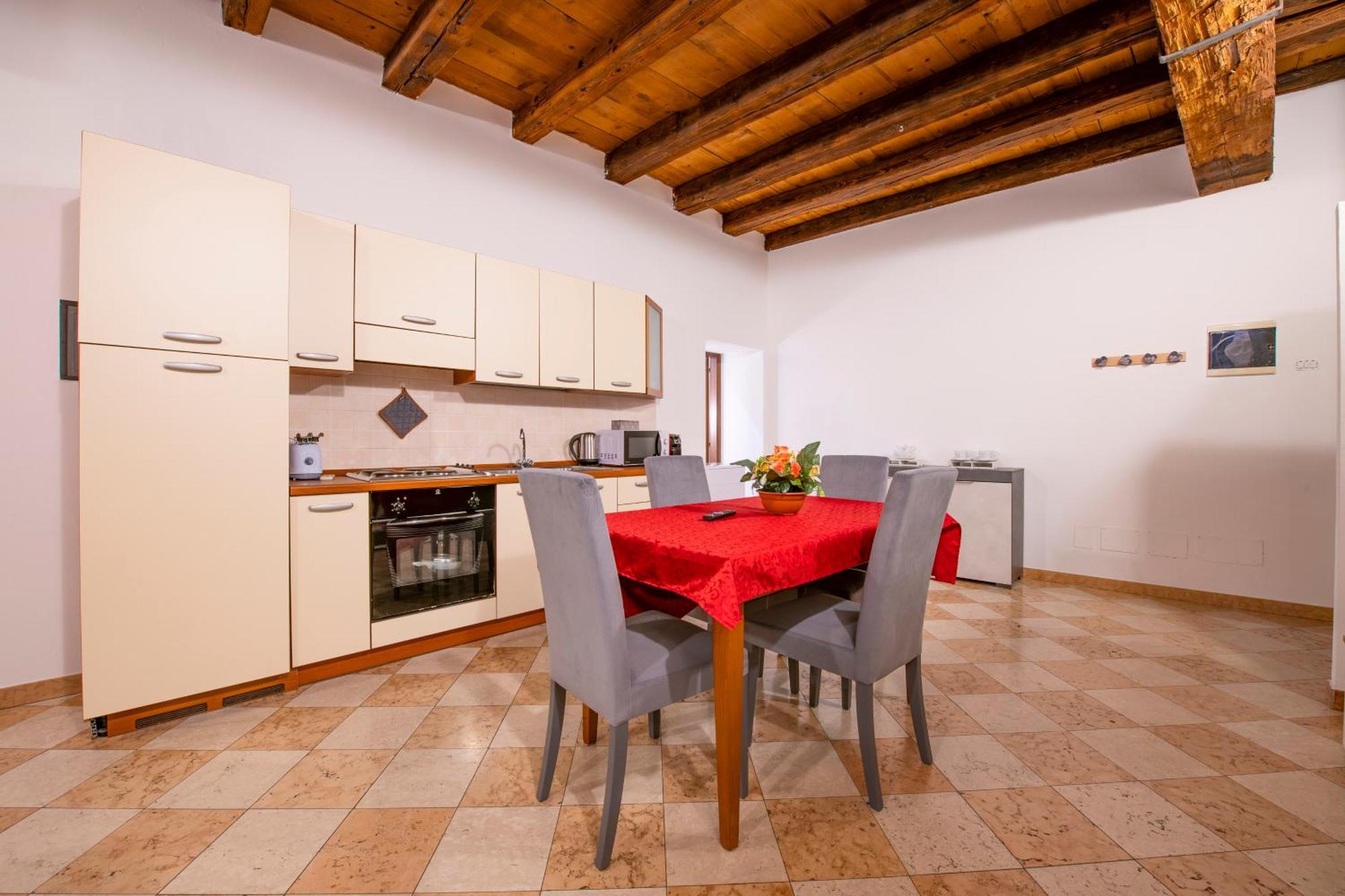 Arena Suite Mazzini Verona Centro Esterno foto