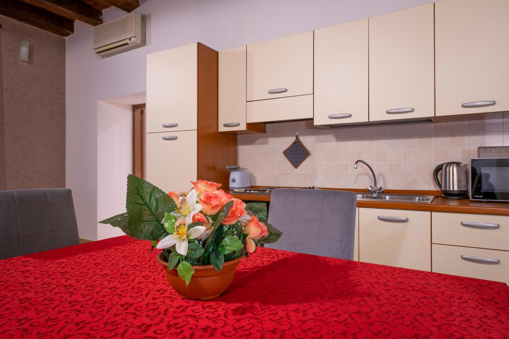 Arena Suite Mazzini Verona Centro Esterno foto
